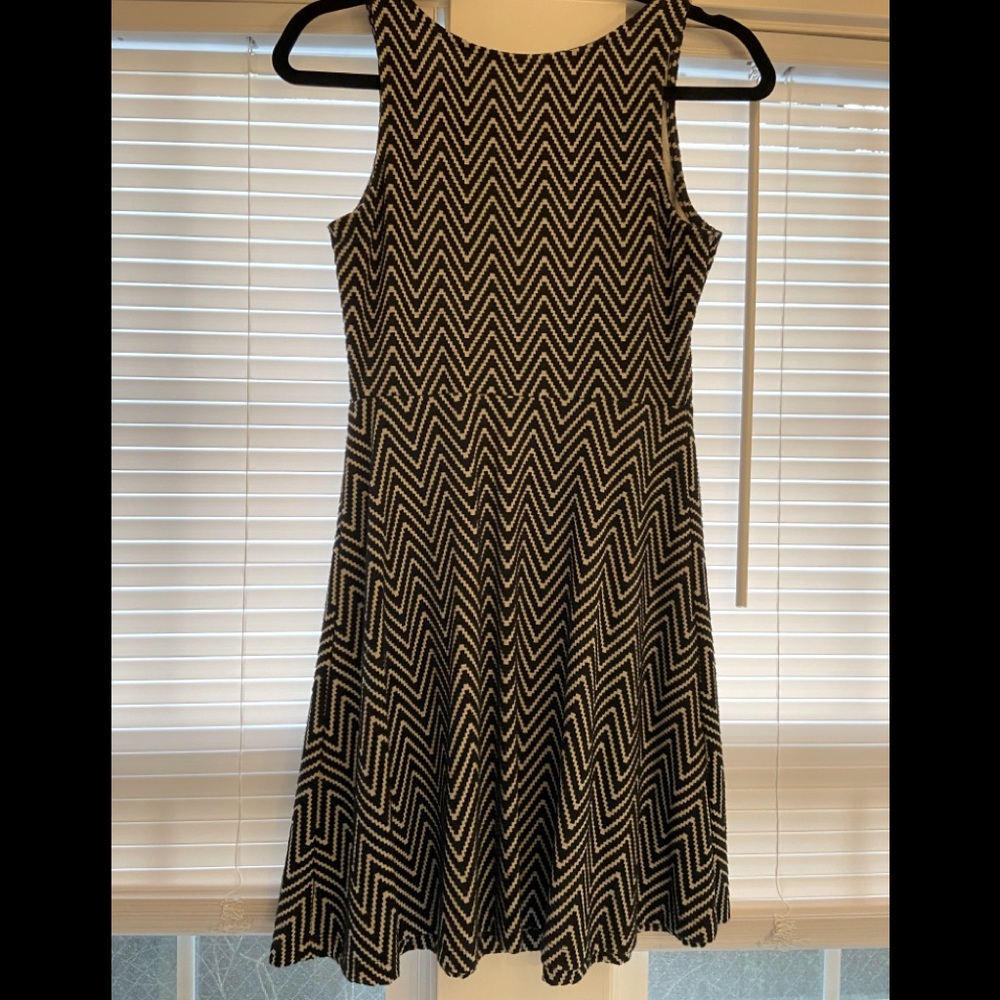 Black and white patterned sun dress